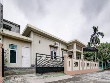 OYO 90942 Kost Syari'ah Panam