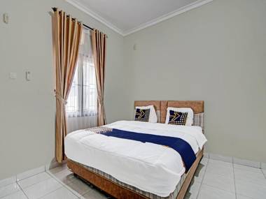 SPOT ON 91645 Rifki Homestay Syariah