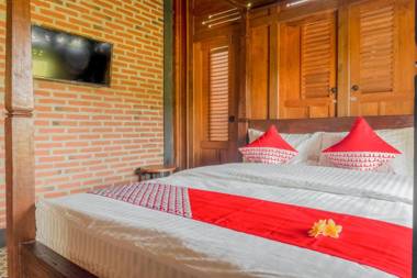 OYO 593 Kalaras Hotel & Cottage