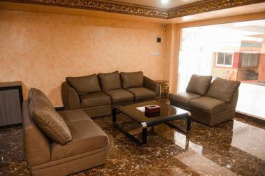 Vaccinated Staff - OYO 149 Alpha Kostel Syariah