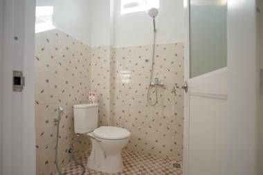 Vaccinated Staff - OYO 948 Vivi Residence Syariah II