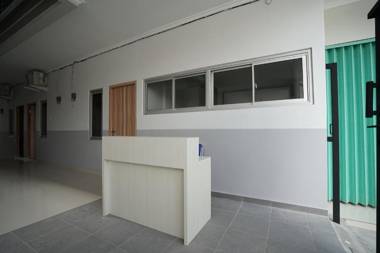 RedDoorz syariah near Stasiun LRT Bumi Sriwijaya