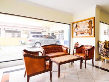 Vaccinated Staff - OYO 2025 Wisma Musdalifa