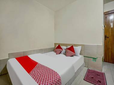 OYO 90158 Hotel Lendosis Perintis Kemerdekaan