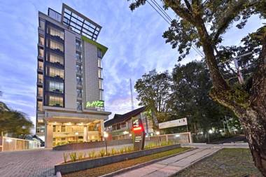 Whiz Prime Hotel Khatib Sulaiman Padang