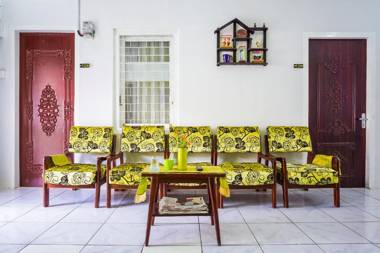 OYO 433 Nelvi Guest House Syariah