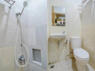 Vaccinated Staff - OYO 741 Hotel Labuhan Raya