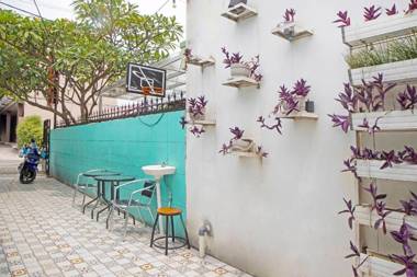 OYO 91303 Puri Dennis