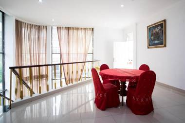 RedDoorz @ Jalan Mojopahit Medan