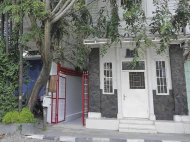 RedDoorz near Grand Palladium