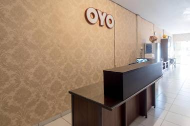 OYO 359 Executive Inn