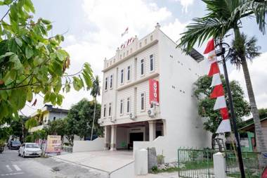 Vaccinated Staff - OYO 621 Vania Residence