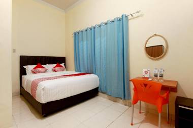 OYO Life 1332 Almonsari Residence