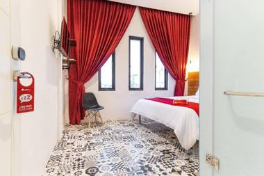 RedDoorz Plus @ Mitrotel Medan