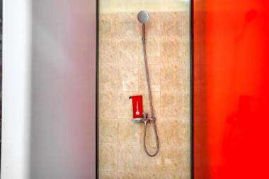 RedDoorz Plus near RSUD Dr. Pirngadi Medan 2