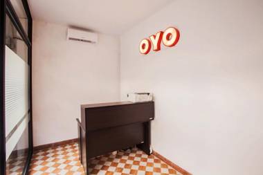 OYO 2720 Sutomo Inn