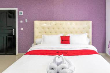 RedDoorz near Manhattan Times Square Medan 2