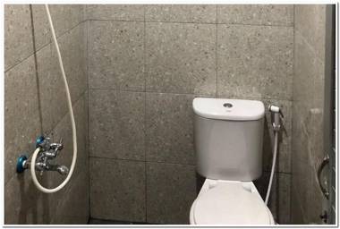 RedDoorz near RS Adam Malik Medan 2