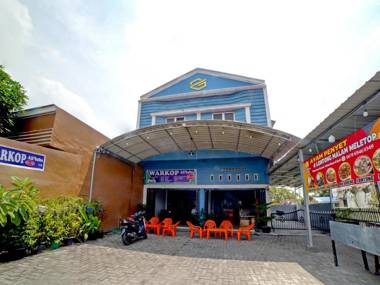 OYO 90922 Gurusinga Guesthouse