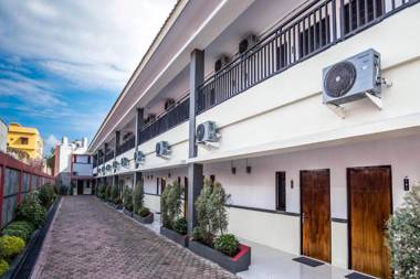 OYO 283 Helvetia Residence