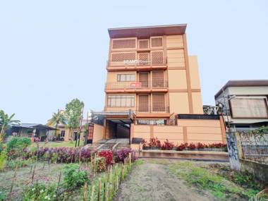 Vaccinated Staff - OYO 90341 Sean's Residence