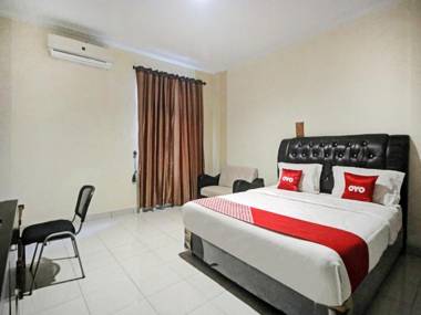 Vaccinated Staff - OYO 90381 Belva Guest House