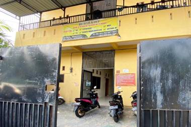 SPOT ON 90435 Rohana Homestay Syariah