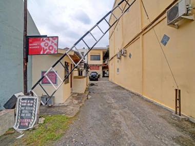 OYO 90503 Madina Residence Syariah