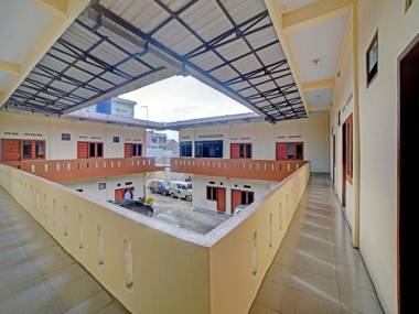 OYO 90503 Madina Residence Syariah