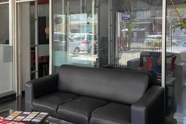 RedDoorz Plus @ Jalan Iskandar Muda Medan