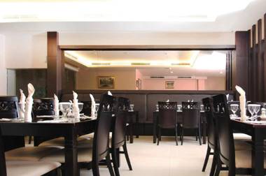 Raz Hotel And Convention