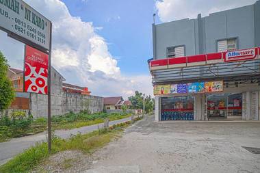 OYO 90637 Rumah Ni Karo