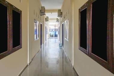 OYO 90785 Mutiara Guest House