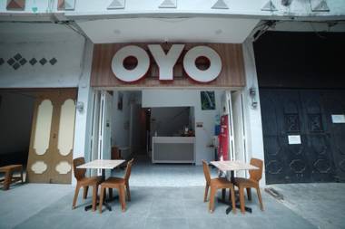OYO 90830 Multatuli Guest House