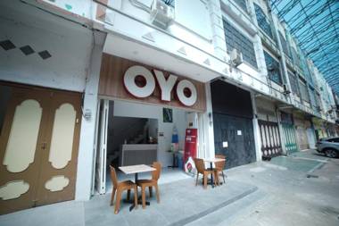 OYO 90830 Multatuli Guest House