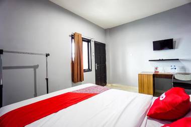 Vaccinated Staff - OYO 1680 Hanna Residence