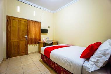 Vaccinated Staff - OYO 1720 A2b Residence