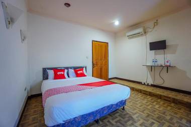 OYO 2217 Galaxy Hotel