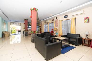 RedDoorz Plus @ Jalan Pumorow Manado