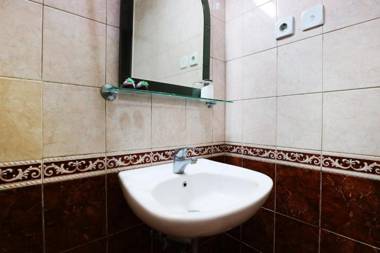 RedDoorz Plus near Brawijaya Museum