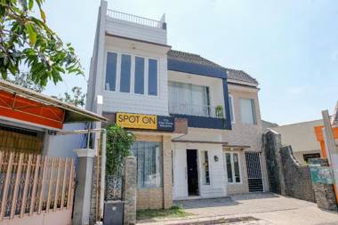 SPOT ON 1712 Griya Shanta Residence