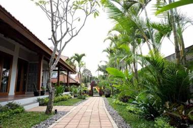 Kemboja Bed and Breakfast Cafe