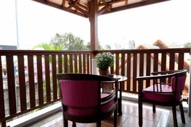 Kemboja Bed and Breakfast Cafe