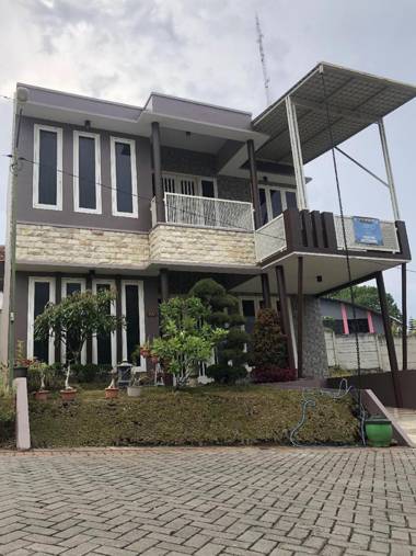 VILLA KUSUMA HILL A8 BATU