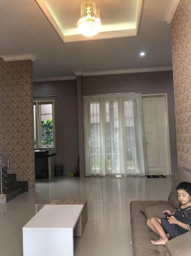 VILLA KUSUMA HILL A8 BATU