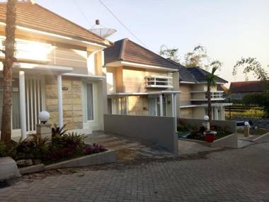 Villa Keluarga Permata