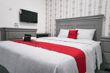 RedDoorz Plus @ Tlogomas