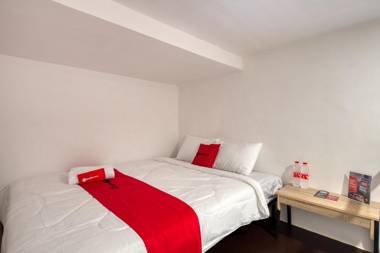 RedDoorz Syariah @ Jl. Cengger Ayam Dalam