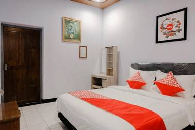 OYO 1036 Hotel Palem 1