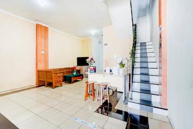 OYO Flagship 90502 Holistay Malang New